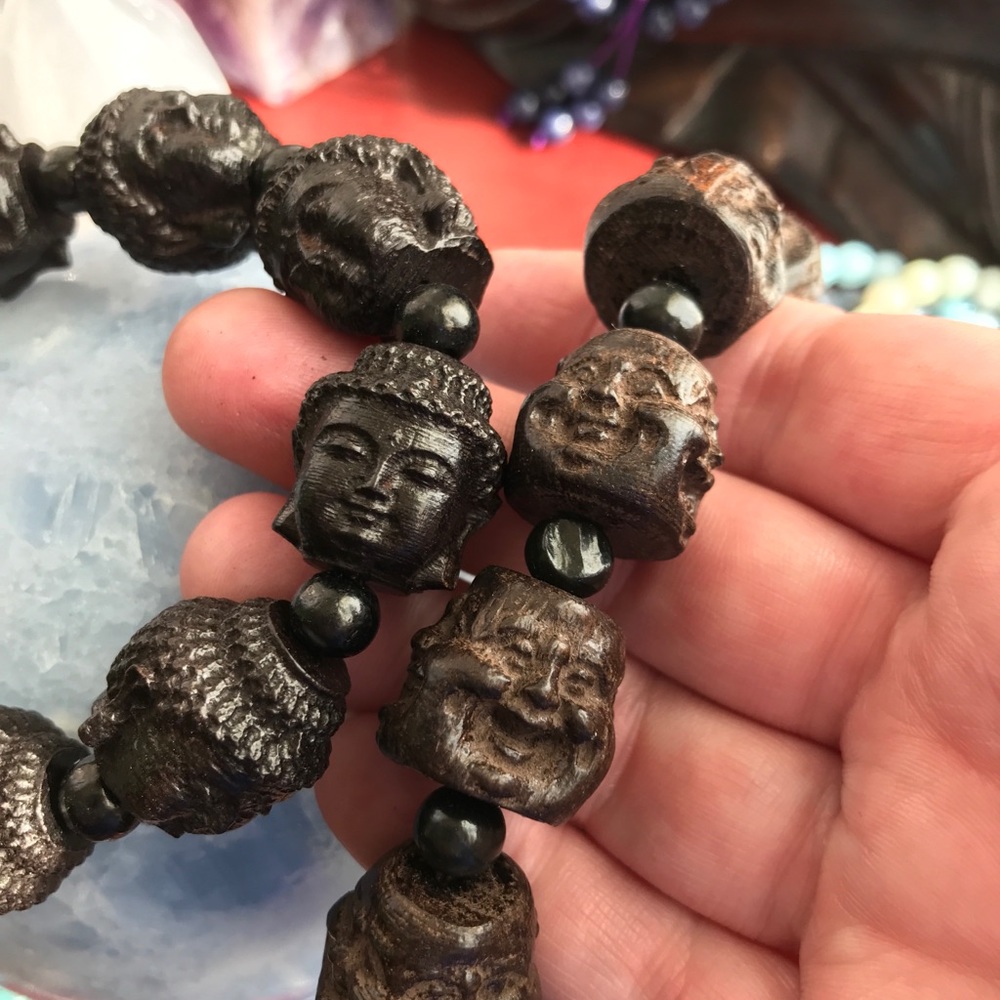 Wood carved peaceful Buddha bracelets - Picture 8 of 8